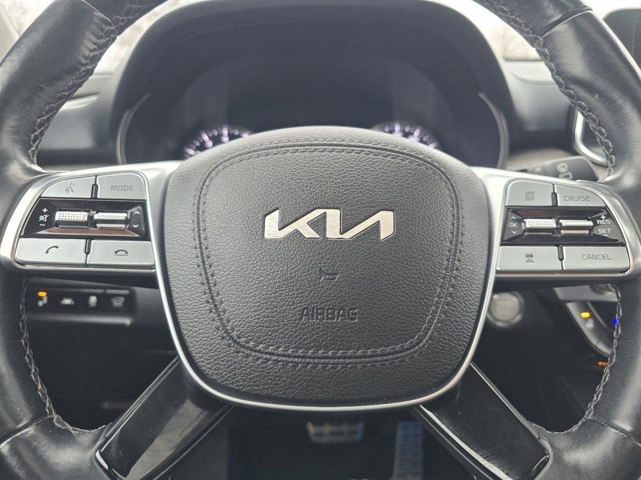 Used 2022 Kia Telluride SX w/ SX Prestige Package image 28