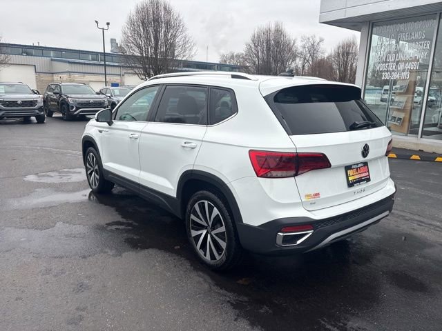 Used 2024 Volkswagen Taos SE image 4