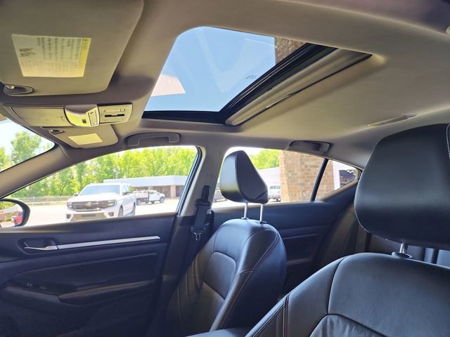 Used 2024 Nissan Altima 2.5 SR w/ SR Premium Package FWD image 13