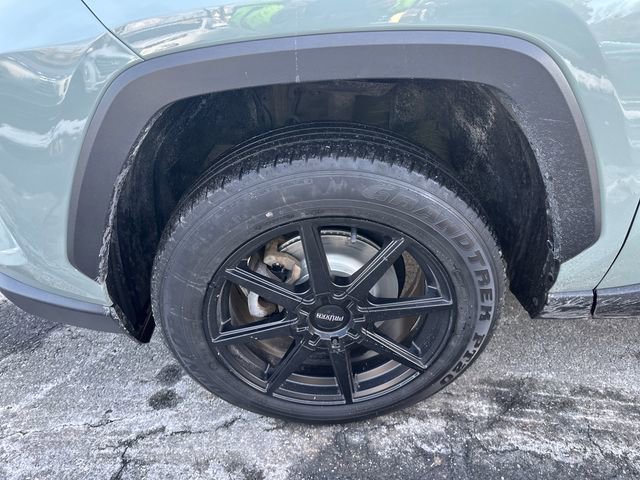 Used 2023 Toyota RAV4 XLE Premium image 25