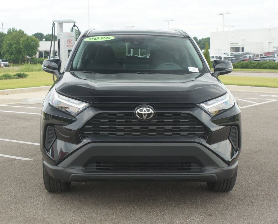 Used 2025 Toyota RAV4 XLE w/ Weather Package AWD/4WD image 25