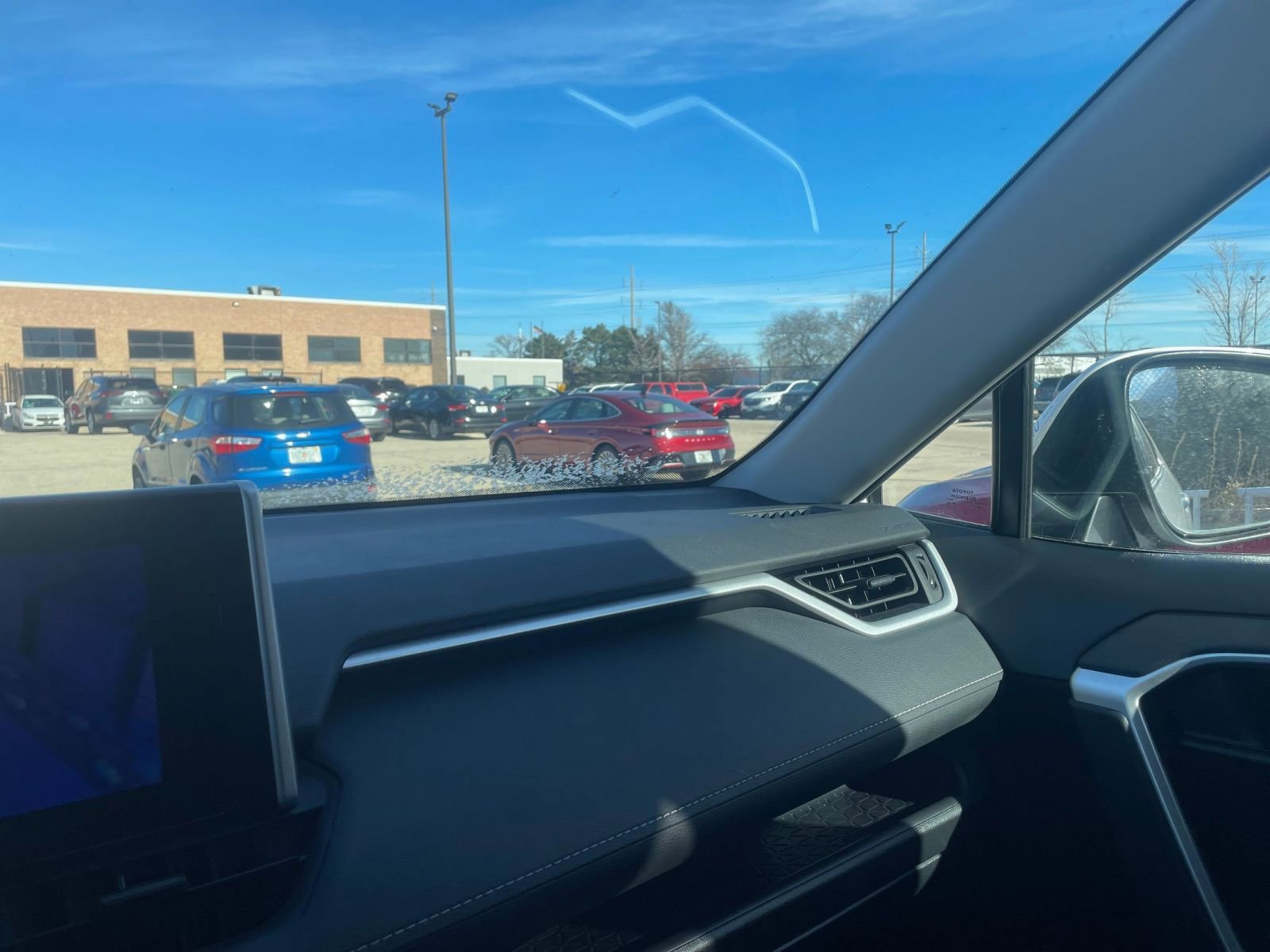 Used 2025 Toyota RAV4 XLE image 37