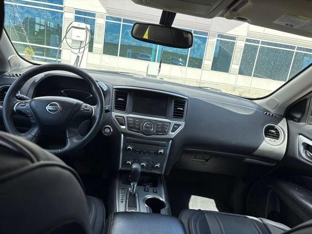 Used 2017 Nissan Pathfinder SL w/ SL Tech Package AWD/4WD image 8
