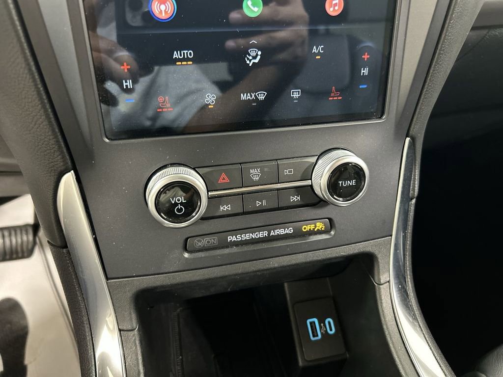 Used 2022 Ford Edge Titanium AWD/4WD image 16