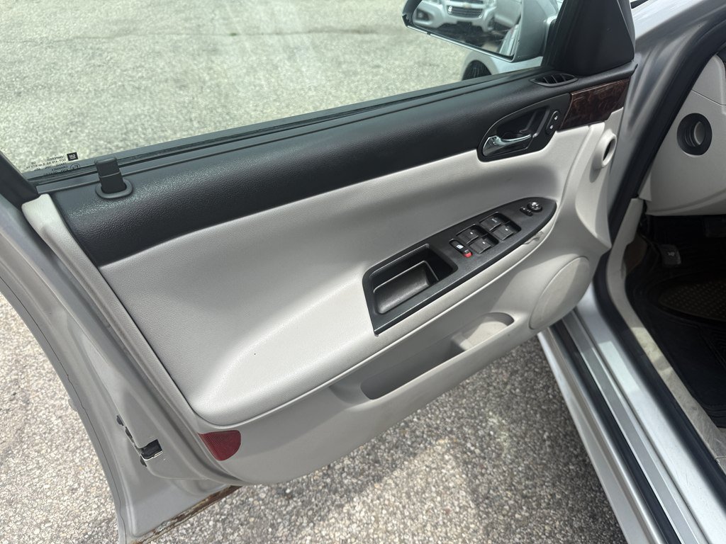 Used 2012 Chevrolet Impala LT FWD image 12