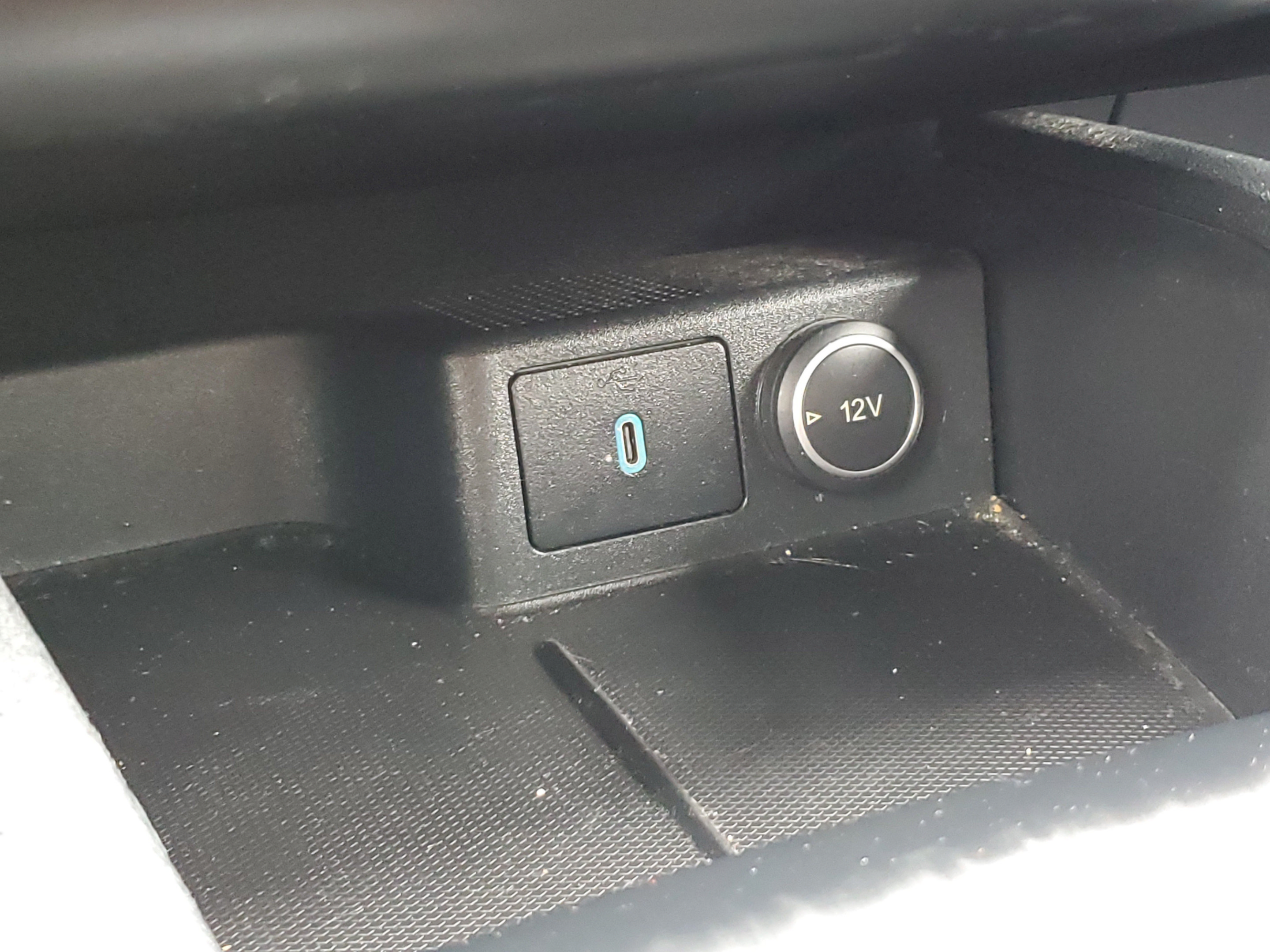 Certified 2020 Ford Escape Titanium AWD/4WD image 28
