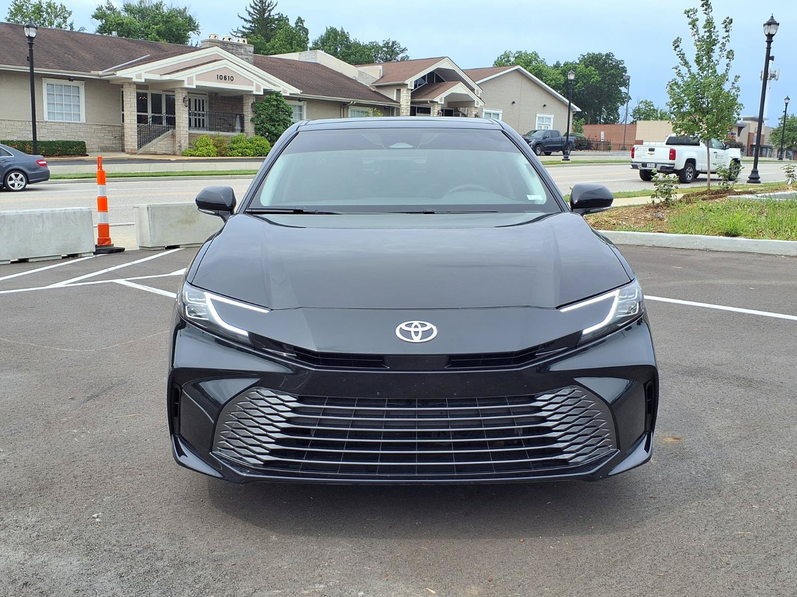 Certified 2025 Toyota Camry XLE FWD image 30