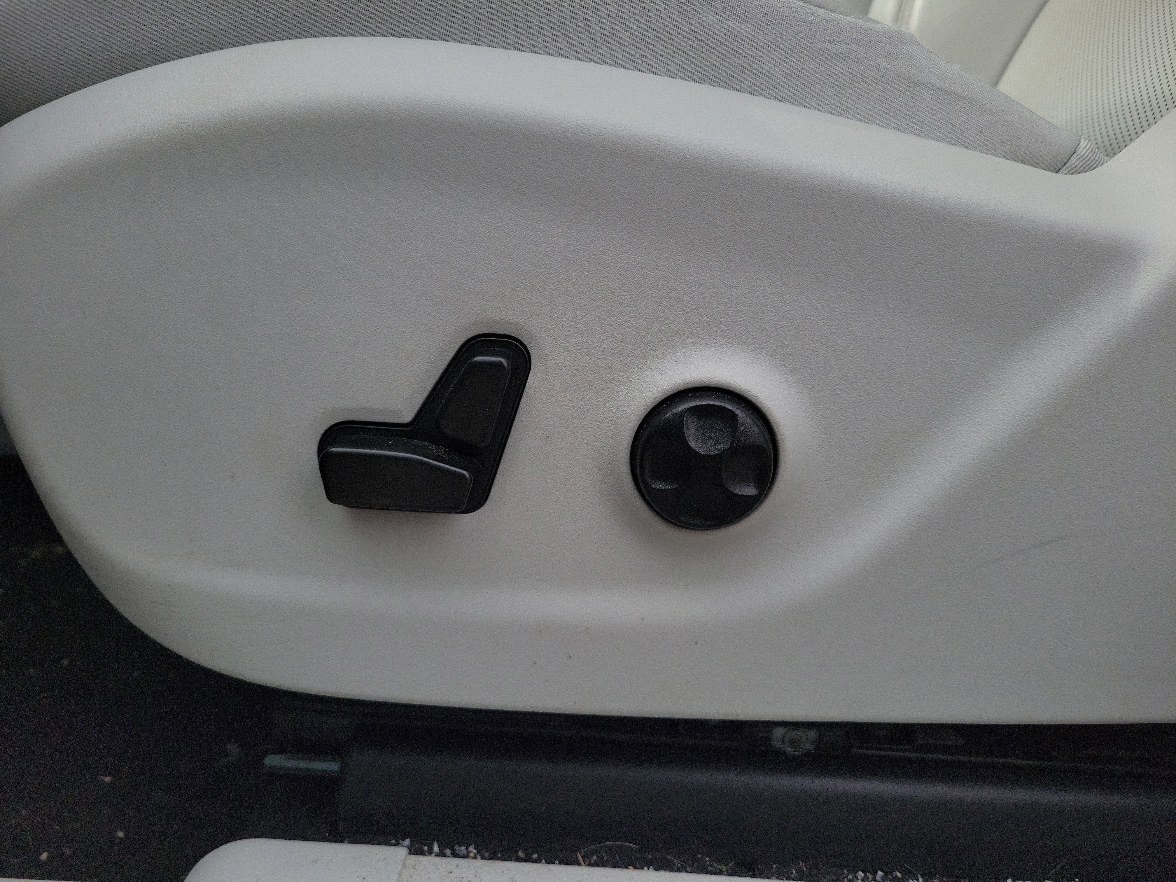 Used 2021 Jeep Cherokee Limited image 19