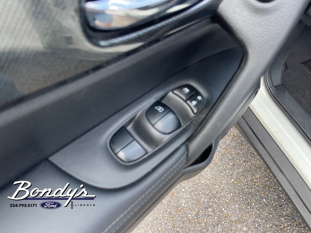 Used 2016 Nissan Rogue SL FWD image 8