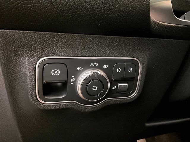 Used 2022 Mercedes-Benz GLB 250 4MATIC image 30