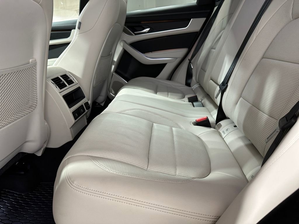 Used 2025 Jaguar F-PACE R-Dynamic S image 15