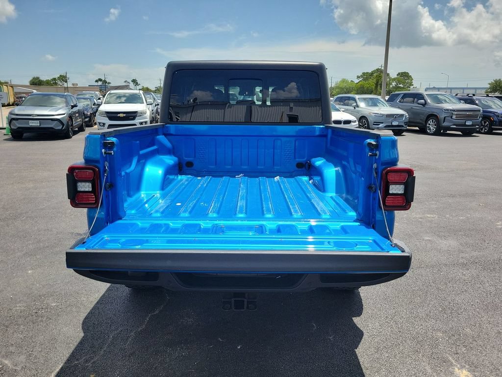 Used 2024 Jeep Gladiator Sport AWD/4WD image 24