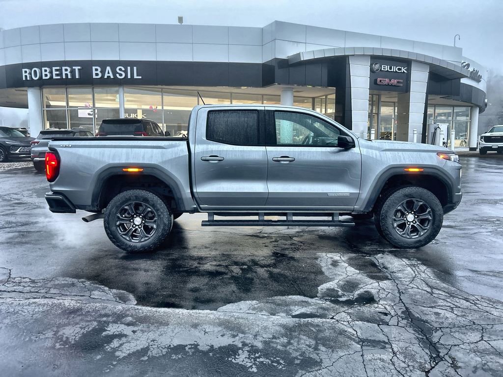 Used 2024 GMC Canyon Elevation w/ Elevation Premium Package image 9