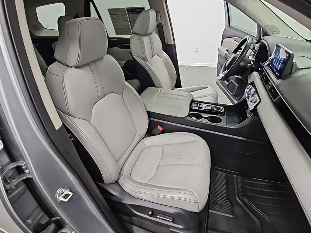 Used 2023 Honda Pilot Touring image 42