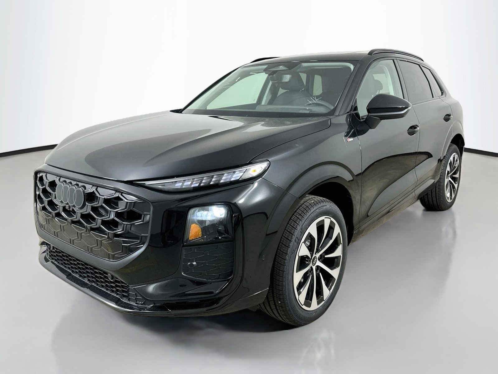 New 2026 Audi Q3 quattro 2.0T AWD/4WD image 1