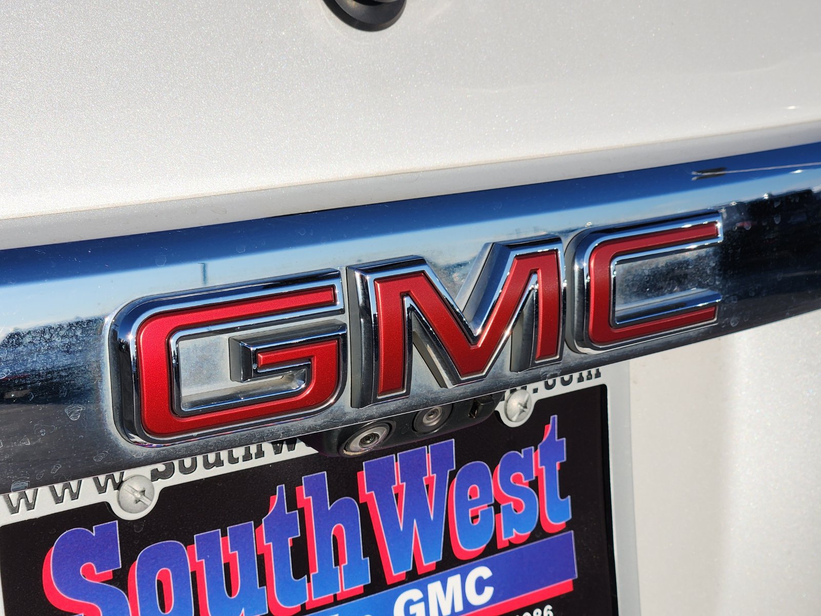 Used 2021 GMC Acadia Denali w/ Denali Technology Package FWD image 12