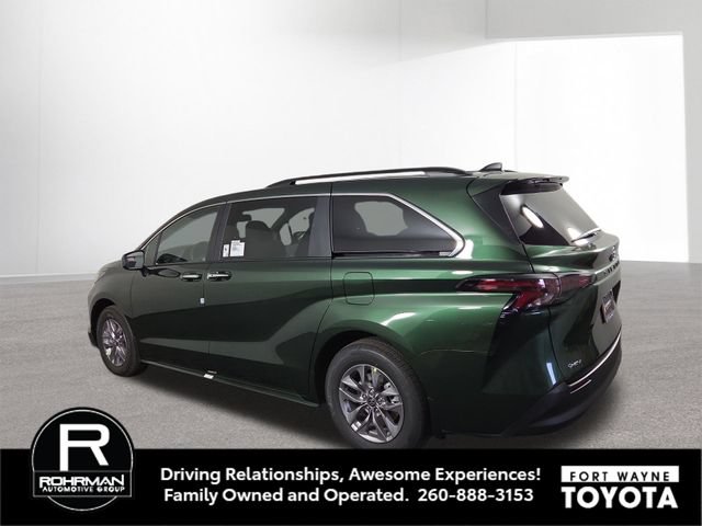New 2026 Toyota Sienna XLE FWD image 10