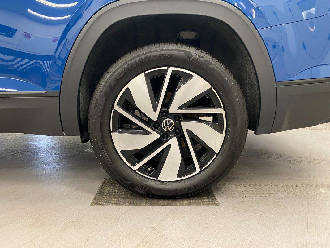 Used 2025 Volkswagen Atlas SE image 28