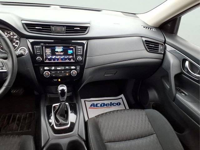Used 2019 Nissan Rogue SV image 15
