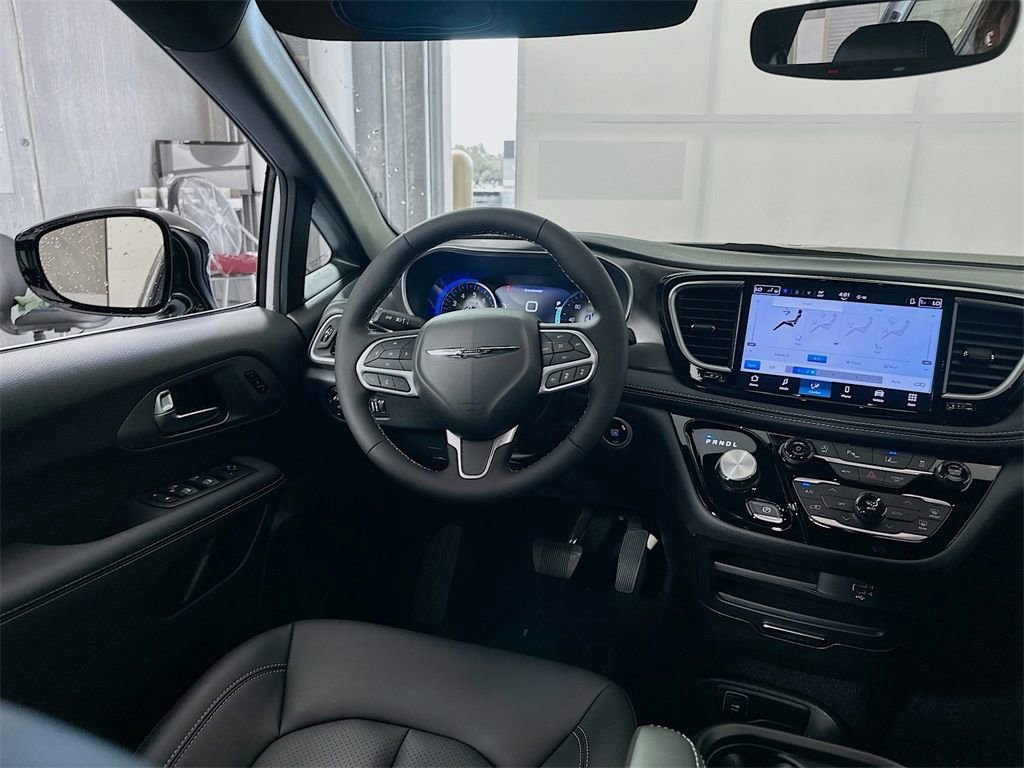 New 2026 Chrysler Pacifica Select image 23