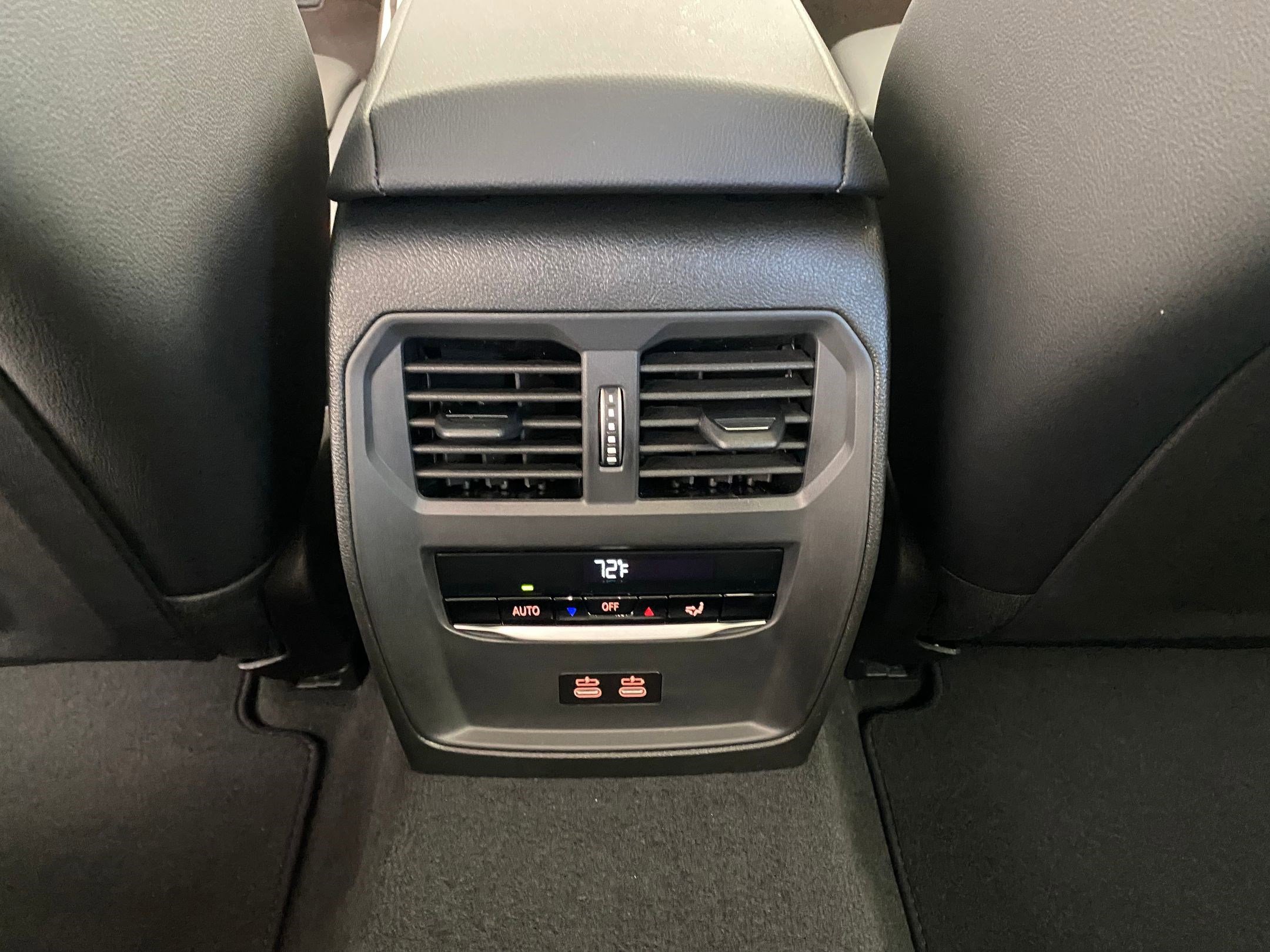 New 2026 BMW 330i xDrive Sedan w/ M Sport Package image 28