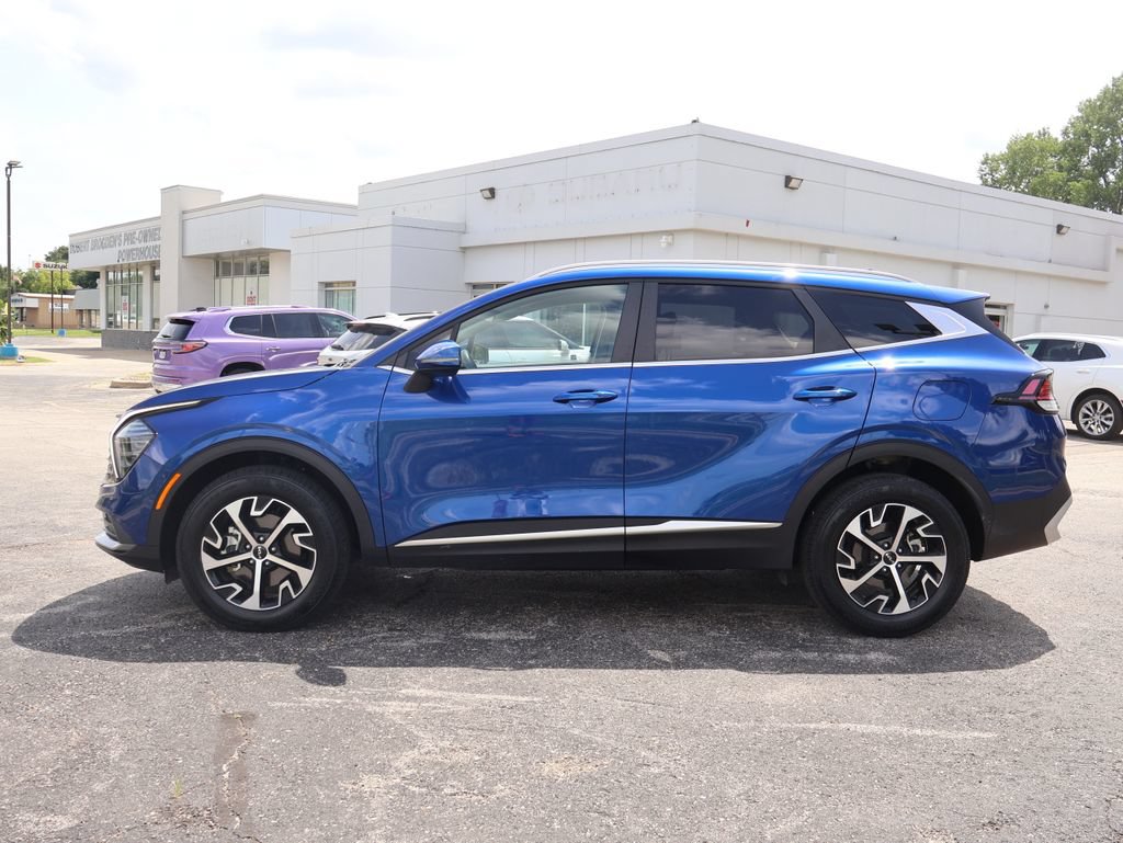 Used 2025 Kia Sportage EX AWD/4WD image 4