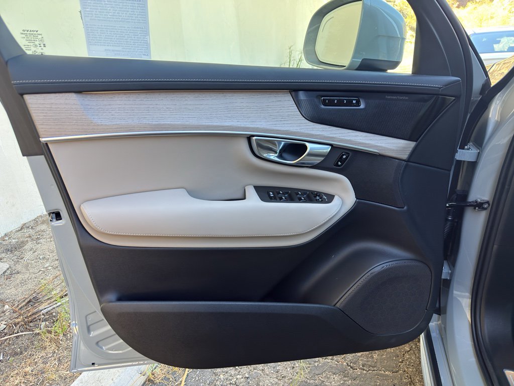 New 2026 Volvo XC90 T8 Plus w/ Protection Package Premier image 29