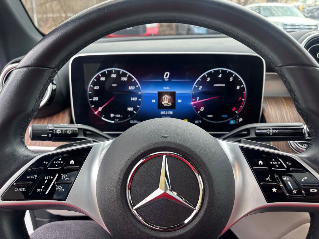 Used 2024 Mercedes-Benz GLC 300 4MATIC image 8