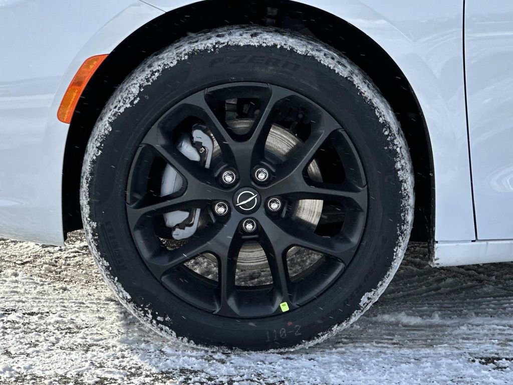 New 2026 Chrysler Pacifica Limited w/ S Appearance Package image 8