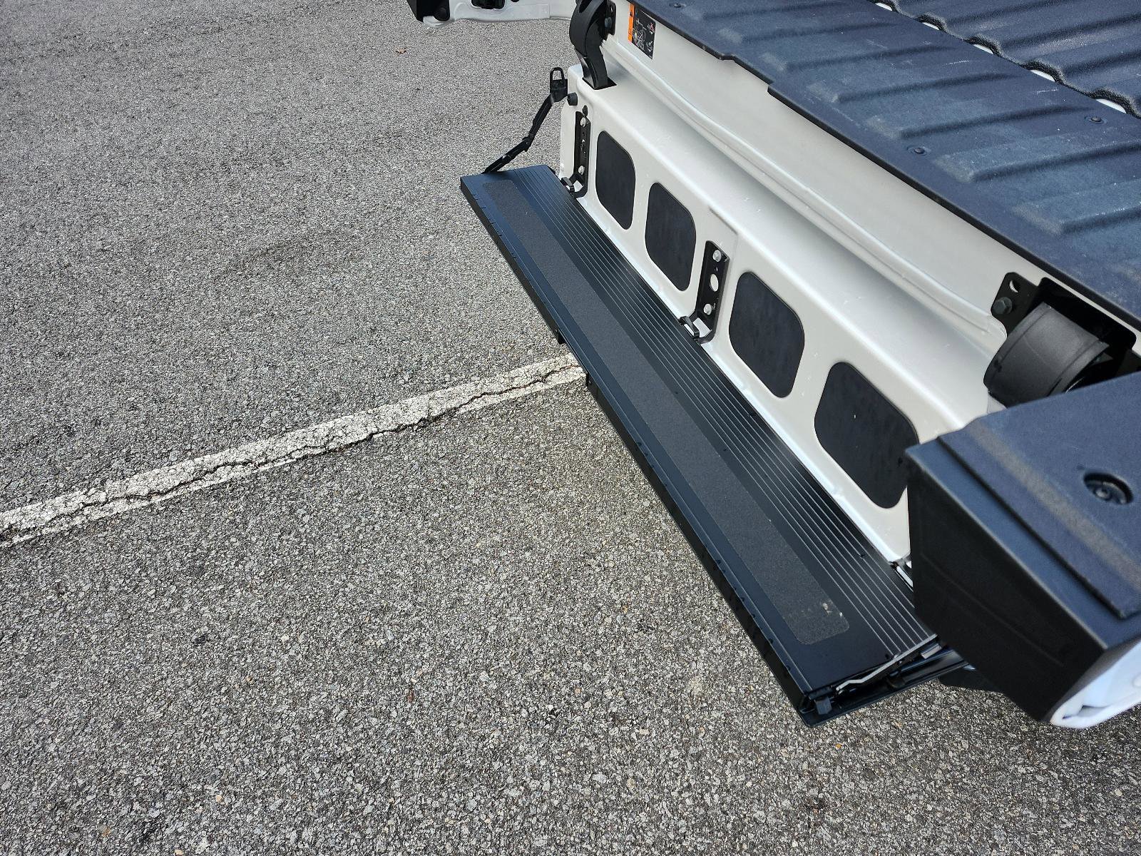 Certified 2025 GMC Sierra 1500 SLT w/ SLT Premium Plus Package image 14