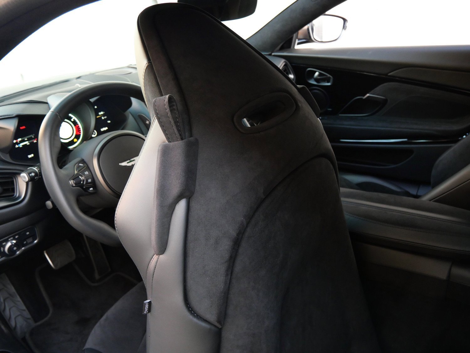 Used 2020 Aston Martin DBS Superleggera image 24