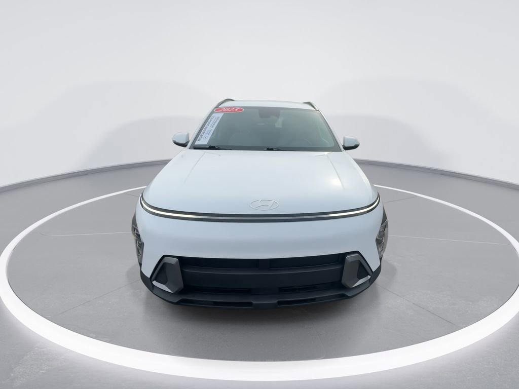 Used 2025 Hyundai Kona SEL image 3
