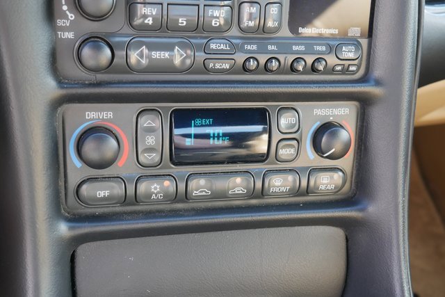 Used 2001 Chevrolet Corvette Convertible w/ Preferred Equipment Group1 image 15