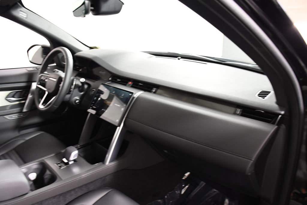Certified 2025 Land Rover Discovery Sport Dynamic SE AWD/4WD image 20