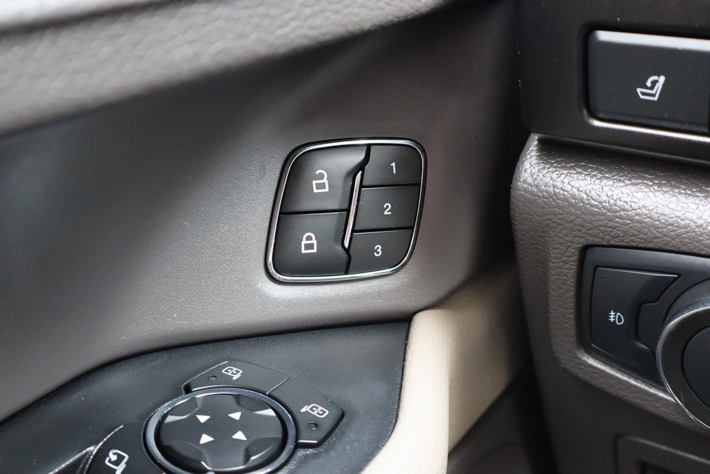 Used 2020 Ford Expedition Limited image 35