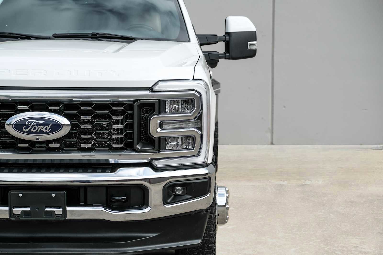 Used 2023 Ford F350 Lariat w/ FX4 Off-Road Package image 45