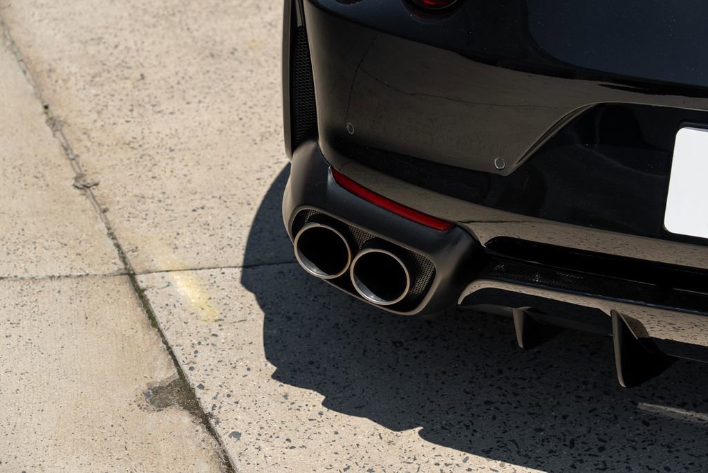 Used 2018 Ferrari 812 Superfast RWD image 18