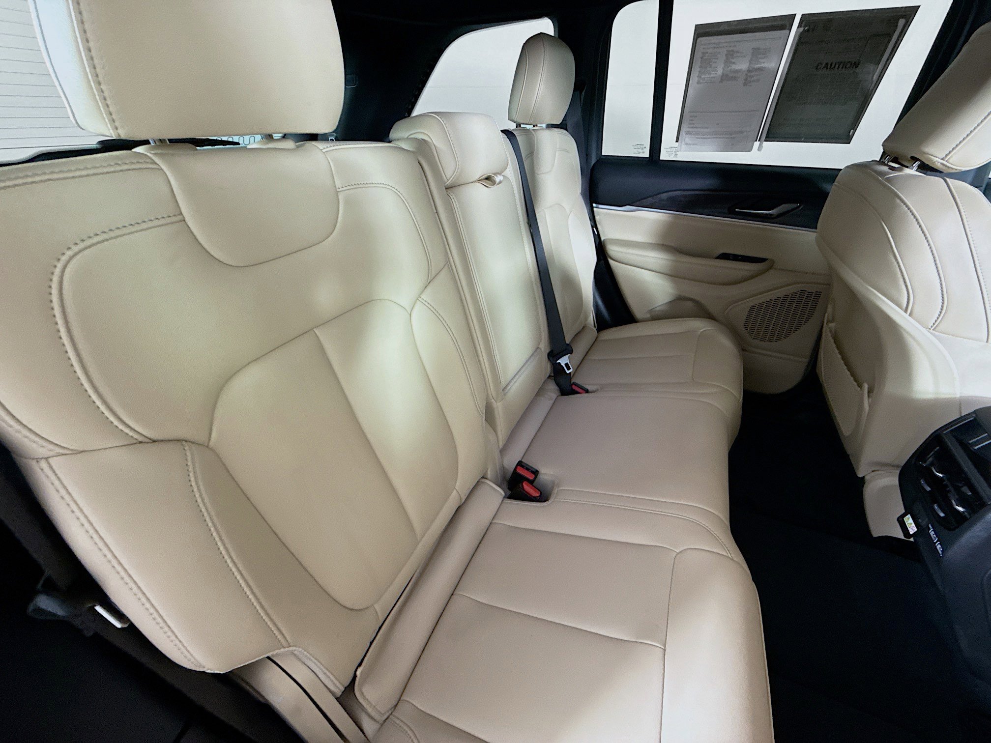 Used 2024 Jeep Grand Cherokee Limited image 35