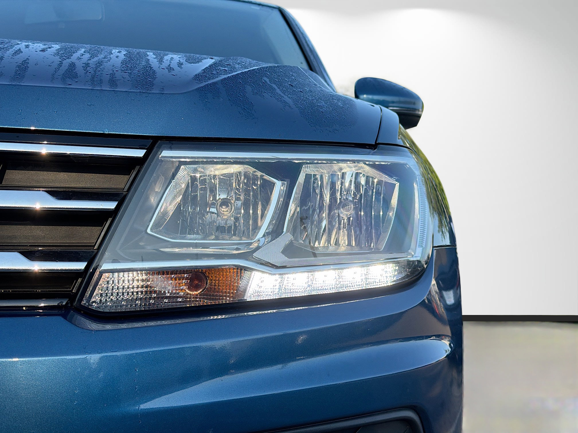 Used 2020 Volkswagen Tiguan S image 9