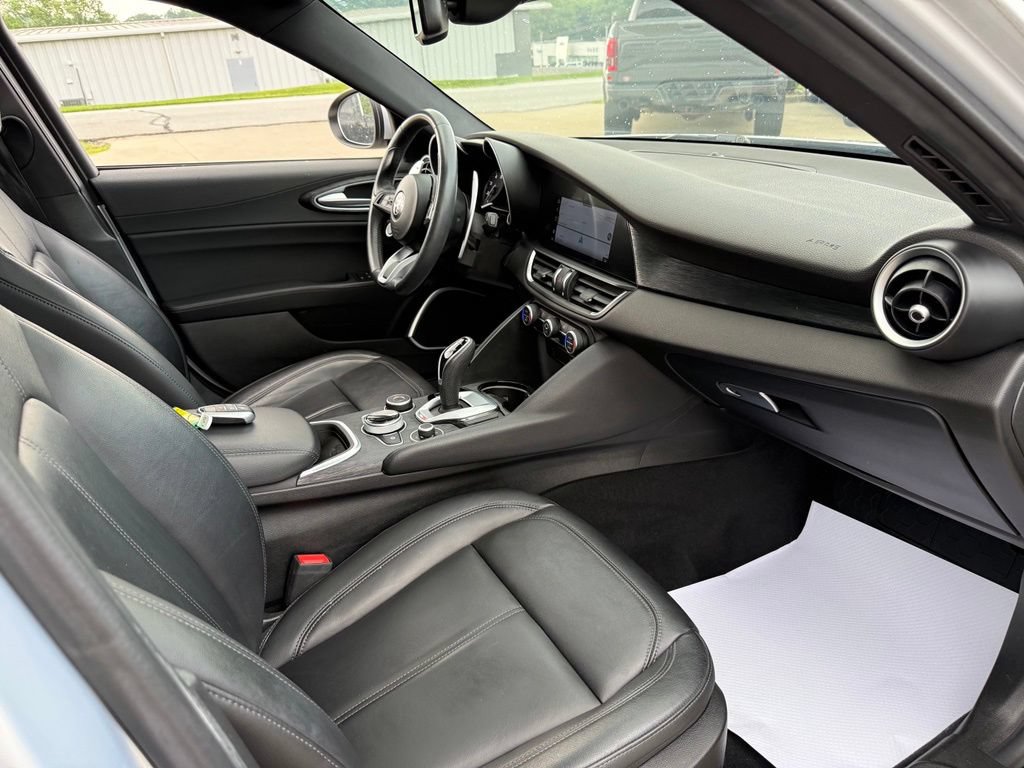 Used 2022 Alfa Romeo Giulia Sprint AWD/4WD image 44