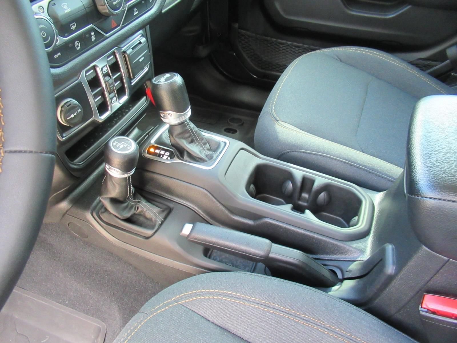 Used 2024 Jeep Wrangler Unlimited Sport AWD/4WD image 17