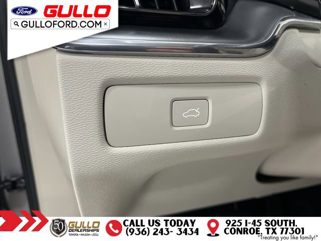 Used 2025 Volvo XC60 B5 Core AWD/4WD image 19