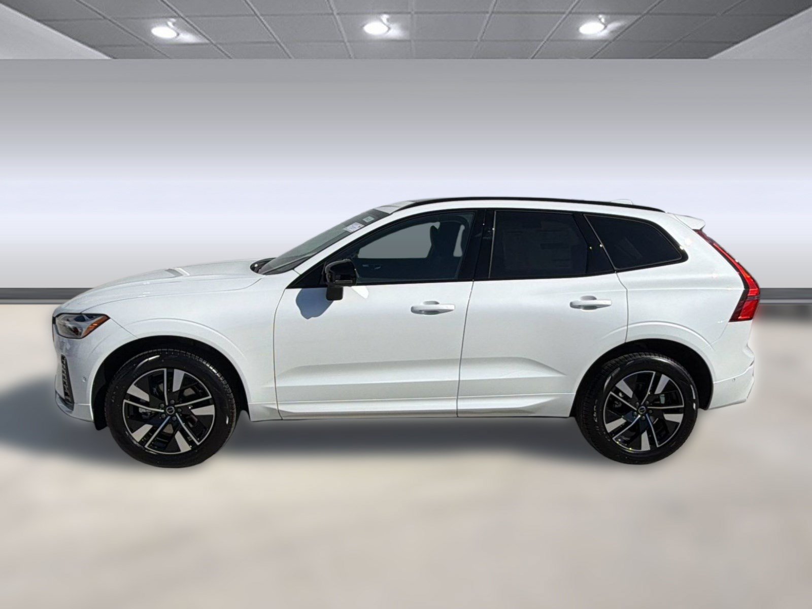 New 2026 Volvo XC60 B5 Plus w/ Climate Package AWD/4WD image 2