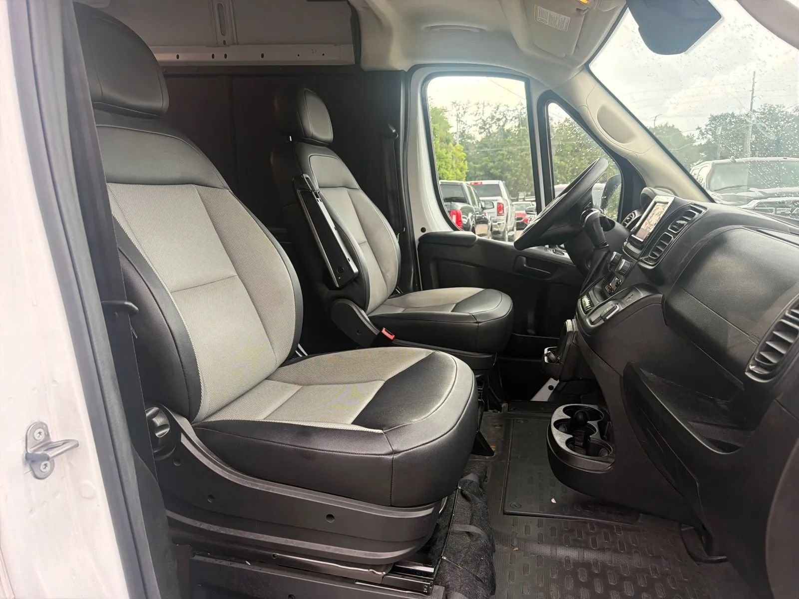 Used 2025 RAM ProMaster 2500 w/ Convenience Group FWD image 19