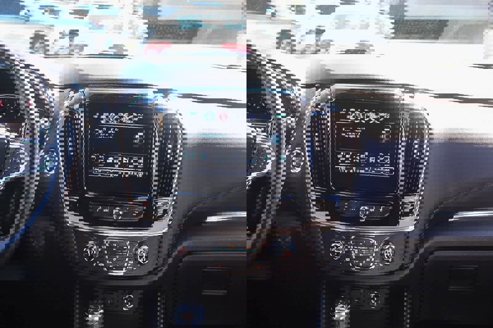 Used 2018 Chevrolet Traverse RS image 19