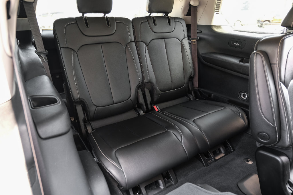 Used 2023 Jeep Grand Cherokee L Limited AWD/4WD image 54