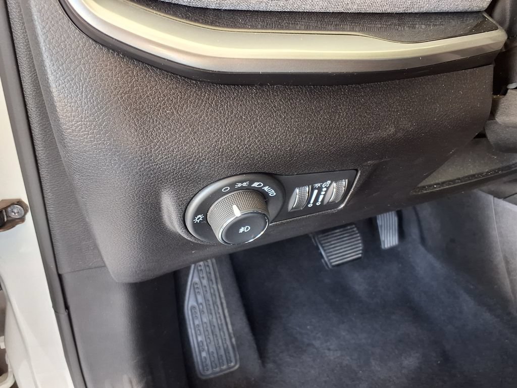 Used 2024 Jeep Compass Latitude AWD/4WD image 23