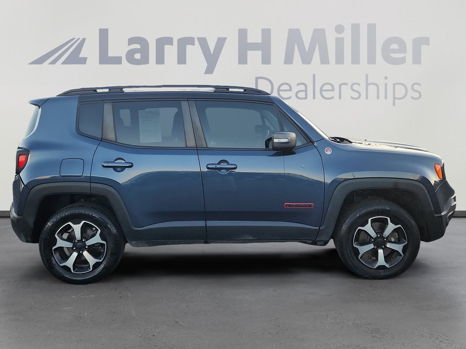 Used 2021 Jeep Renegade Trailhawk image 7