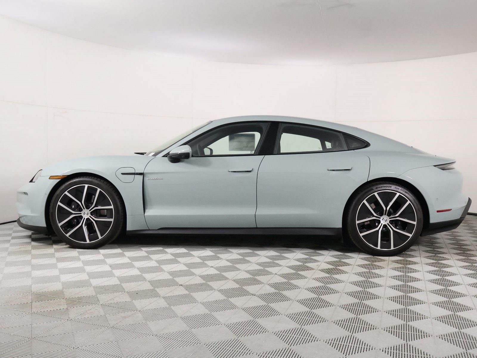 New 2026 Porsche Taycan RWD image 2