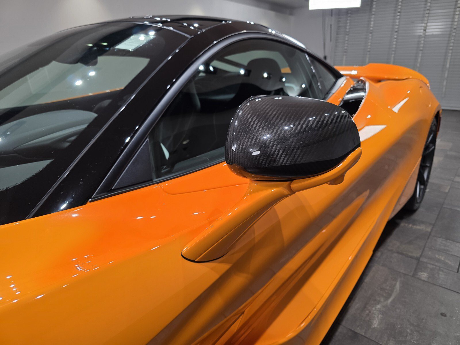 Used 2025 McLaren 750S RWD image 12